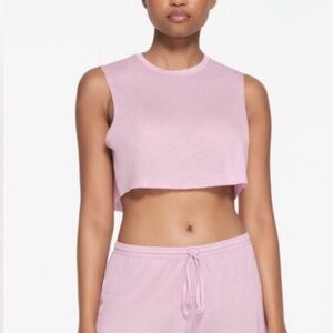 skims - boyfriend cropped tank (cherry blossom)